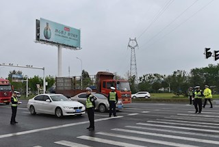 常德高新区调度交通安保及安全生产工作