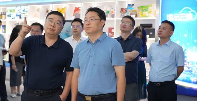 陈远赴重庆、自贡、成都开展招商考察