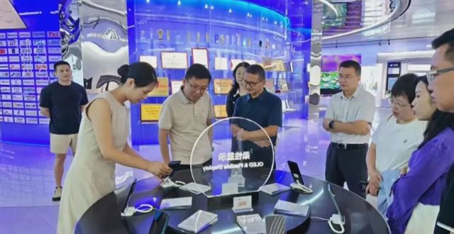 何朝辉赴粤港澳大湾区开展招商考察